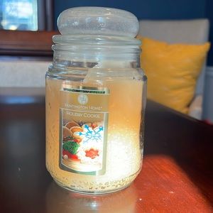NWT Huntington Home Holiday Cookie candle 18oz